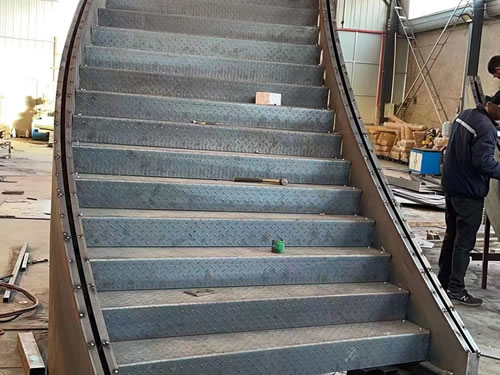 ���D����004